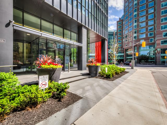 3411 - 110 Charles St