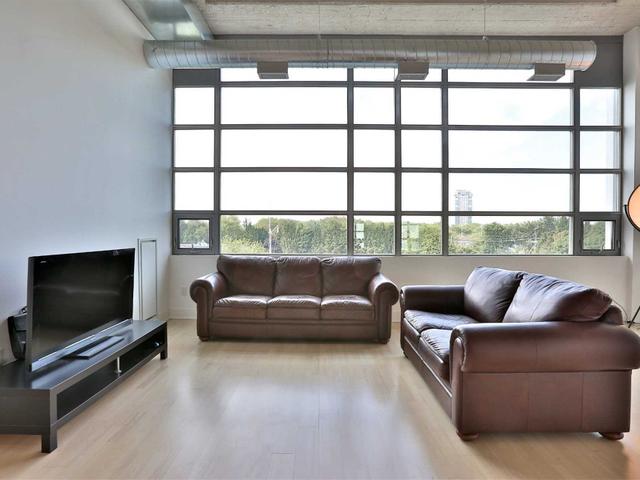 305 - 637 Lake Shore Blvd W