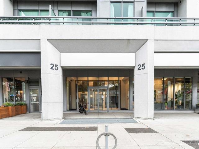 1003 - 25 Lower Simcoe St