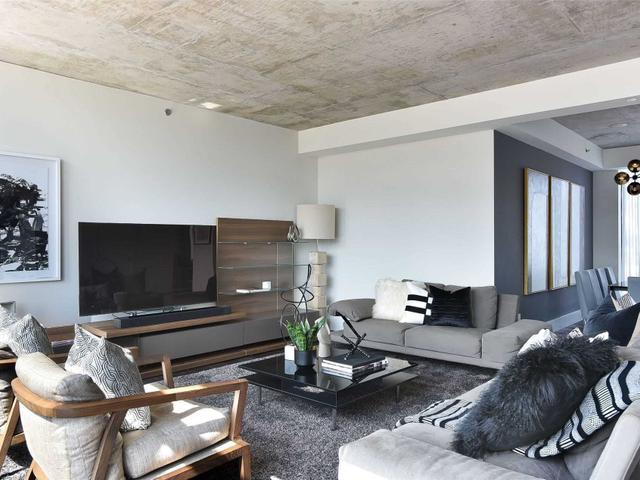 PH 1027 - 55 Stewart St