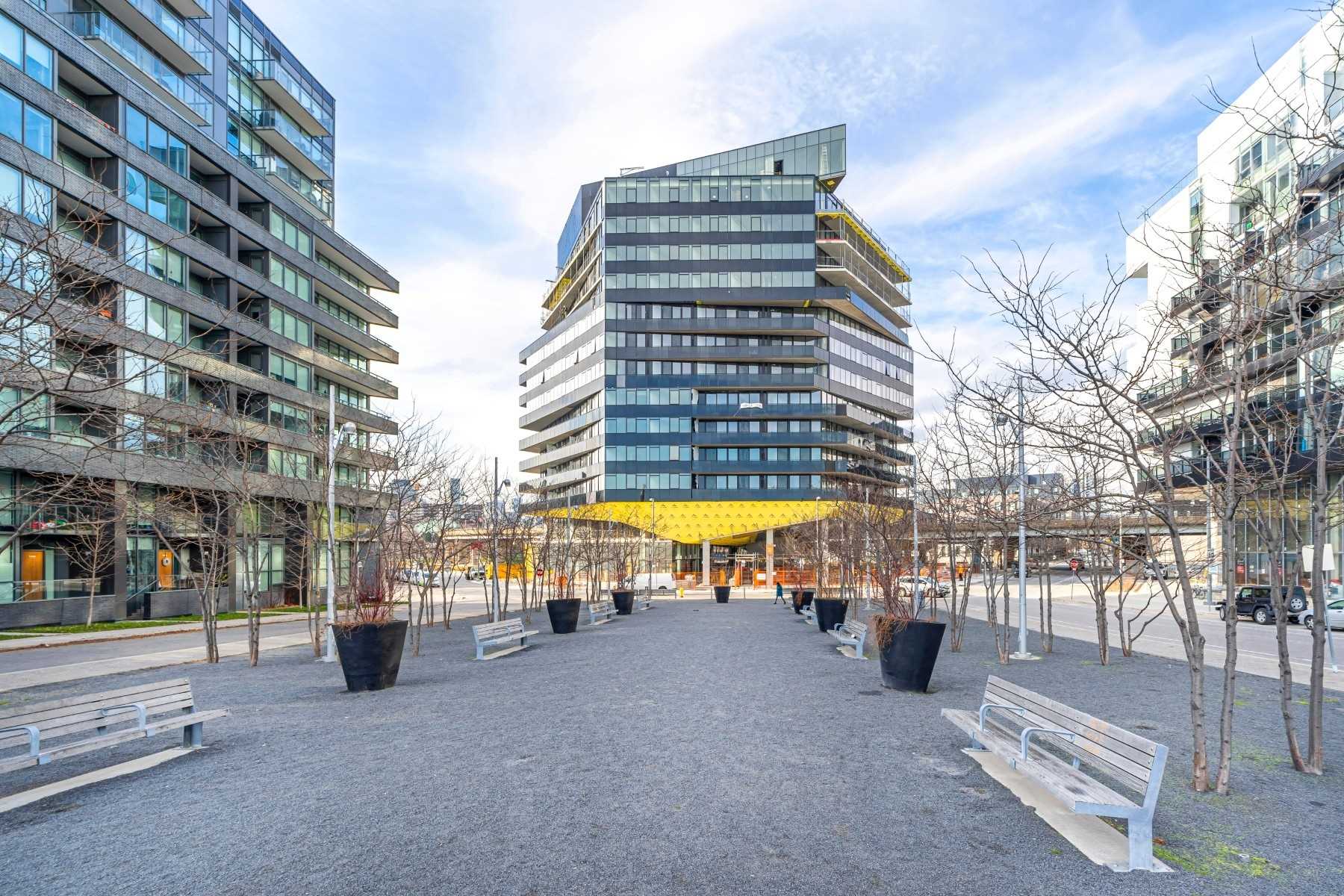 711 21 Lawren Harris Sq, Toronto