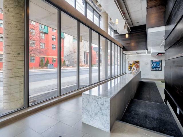 306 - 533 Richmond St W