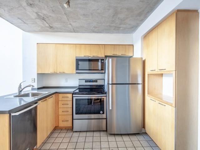 218 - 255 Richmond St E