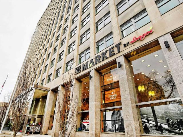 621 - 111 St Clair Ave W