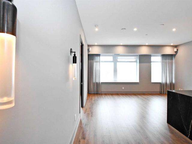 621 - 111 St Clair Ave W