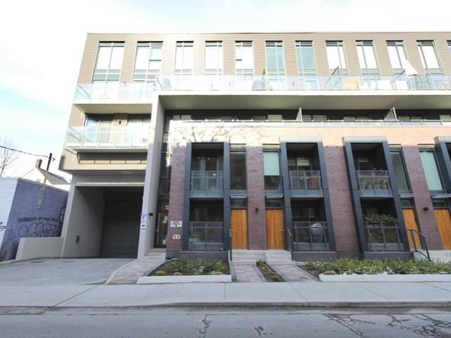 TH-104 - 90 Niagara St S