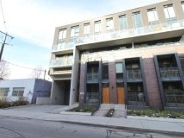 TH-104 - 90 Niagara St S