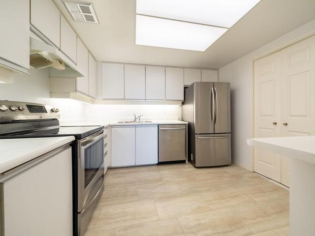 2704 - 3 Concord Pl