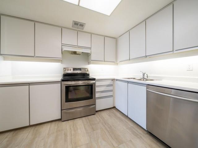 2704 - 3 Concord Pl