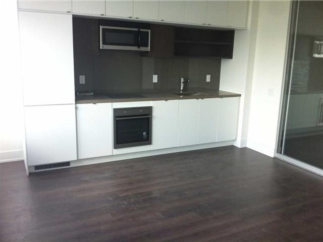 1225 - 111 St Clair Ave W