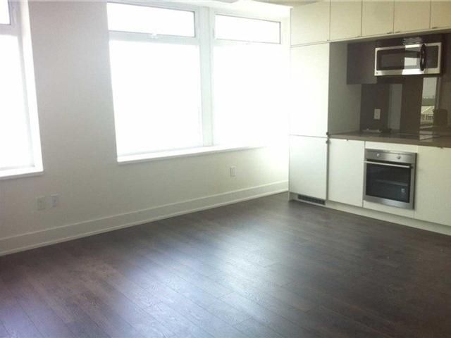 1225 - 111 St Clair Ave W