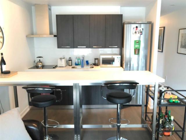 635 - 461 Adelaide St W