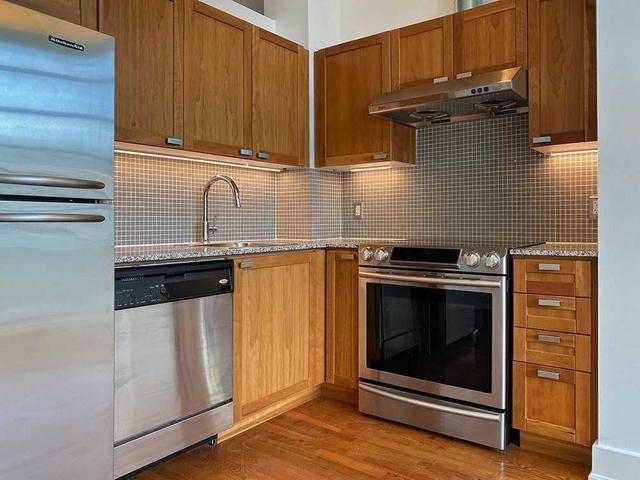 519 - 637 Lake Shore Blvd W