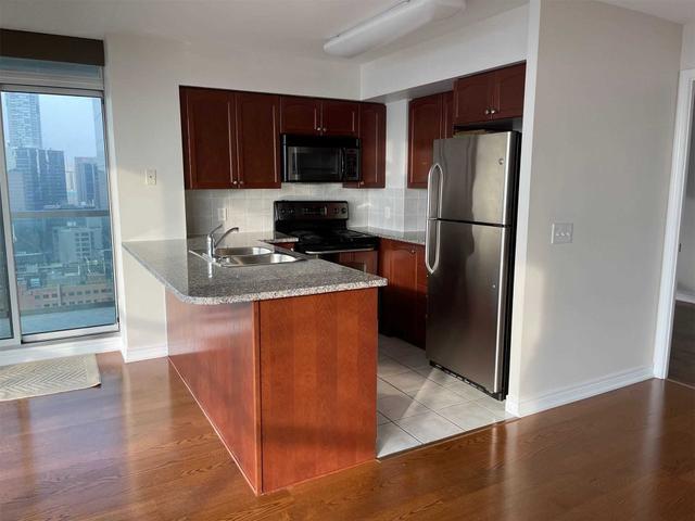 3502 - 30 Grand Trunk Cres