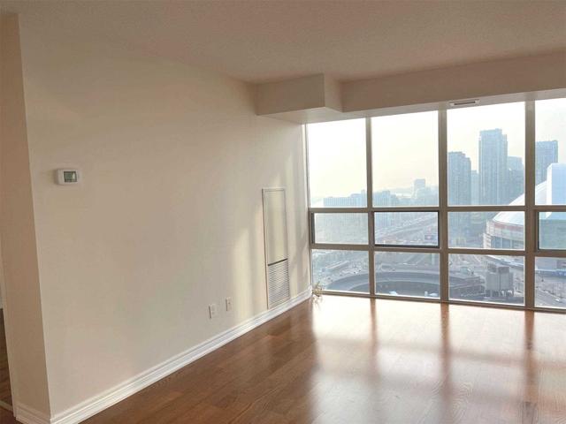 3502 - 30 Grand Trunk Cres