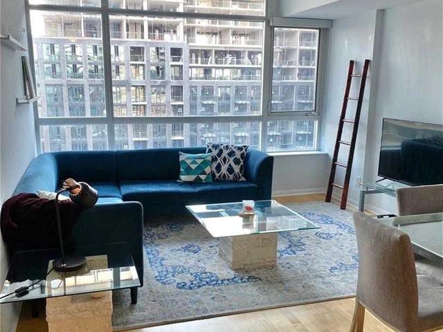 727 - 333 Adelaide St E