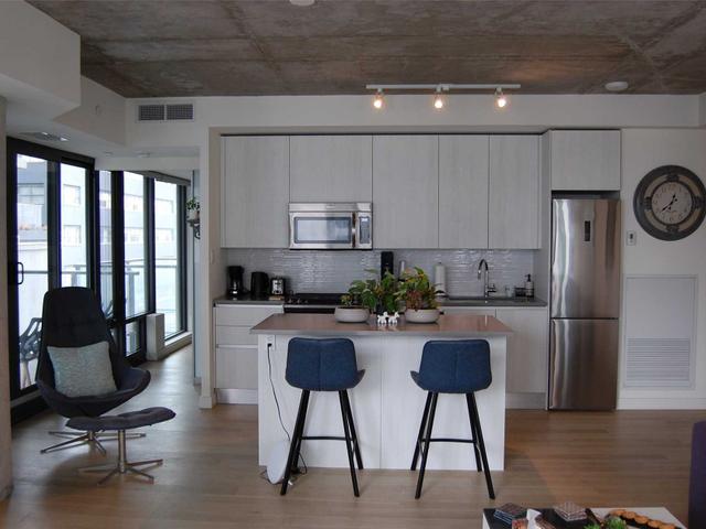 1012 - 111 Bathurst St