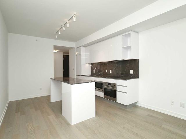 407 - 377 Madison Ave