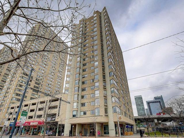 407 - 250 Queens Quay W