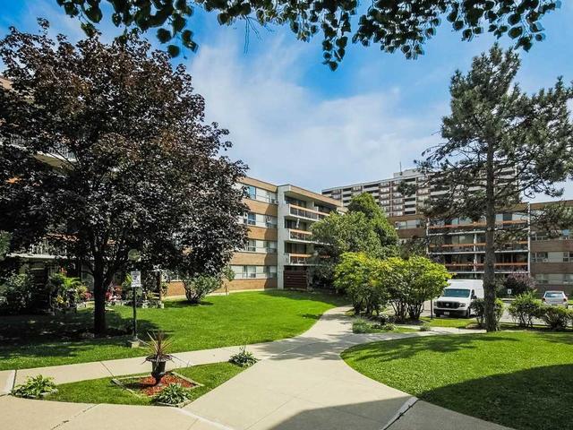 403 - 30 Sunrise Ave