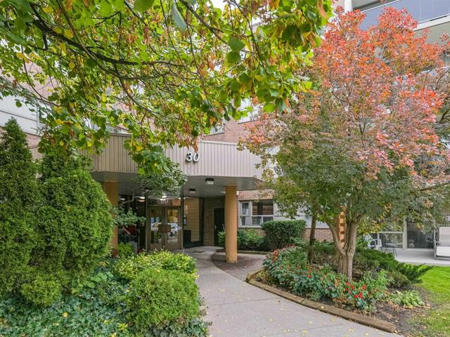 403 - 30 Sunrise Ave