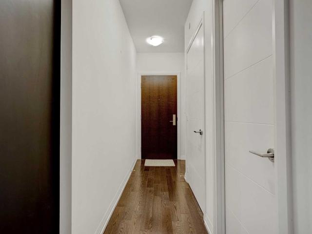 727 - 460 Adelaide St E