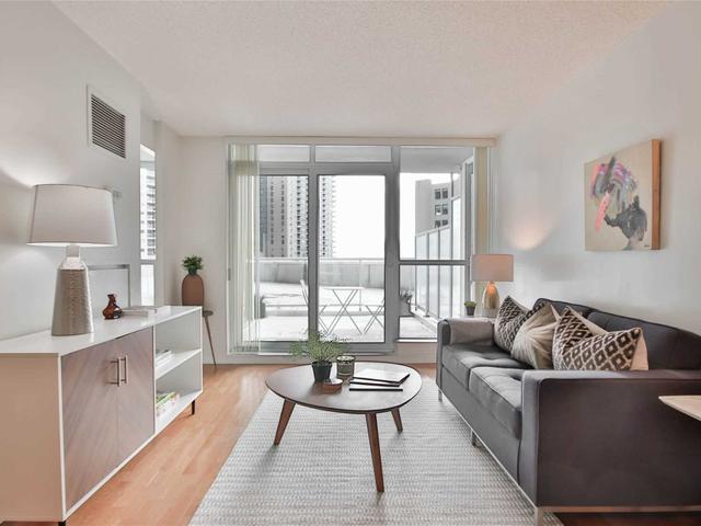 404 - 208 Queens Quay W