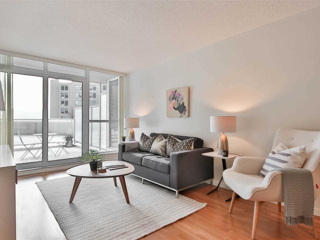 404 - 208 Queens Quay W