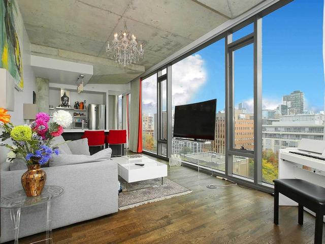 1010 - 560 King St W