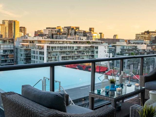 #1010 - 560 King St W