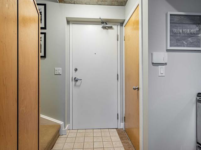 825 - 255 Richmond St E