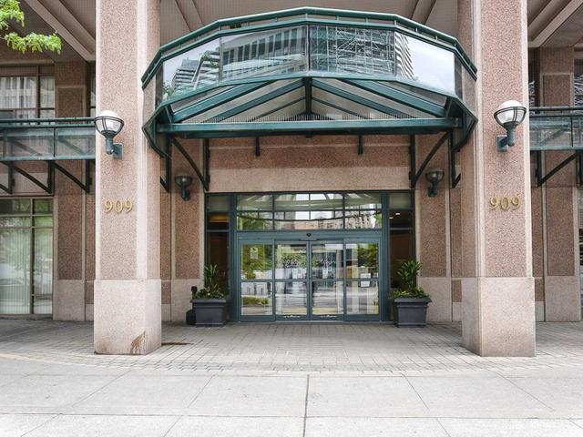 907 - 909 Bay St