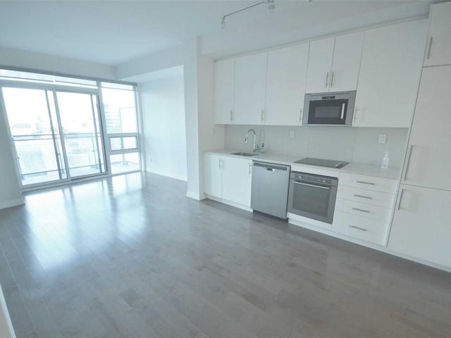 1225 - 460 Adelaide St E