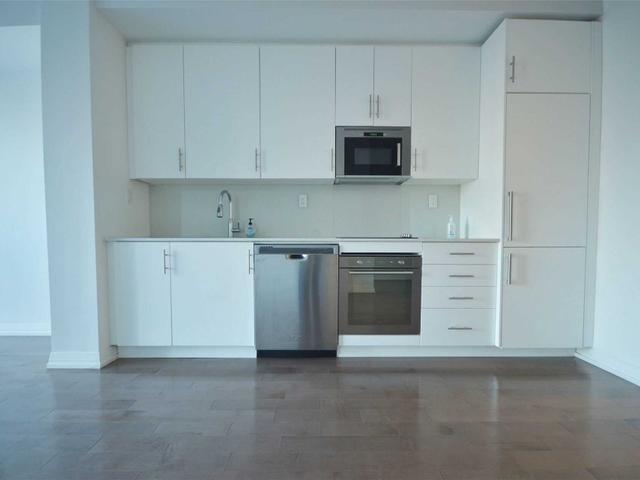 1225 - 460 Adelaide St E