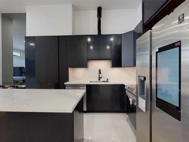 127 - 637 Lake Shore Blvd W