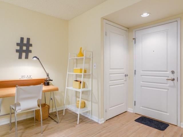 206 - 140 Simcoe St