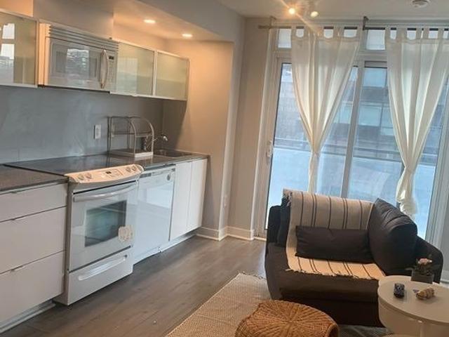 529 - 4K Spadina Ave