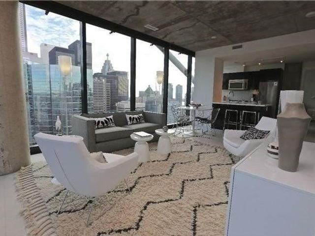 2503 - 224 King St W