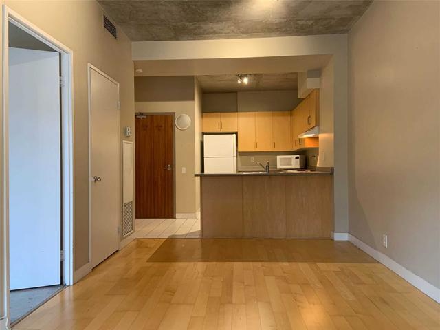 303 - 36 Charlotte St