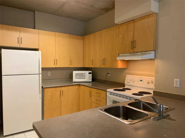 303 - 36 Charlotte St