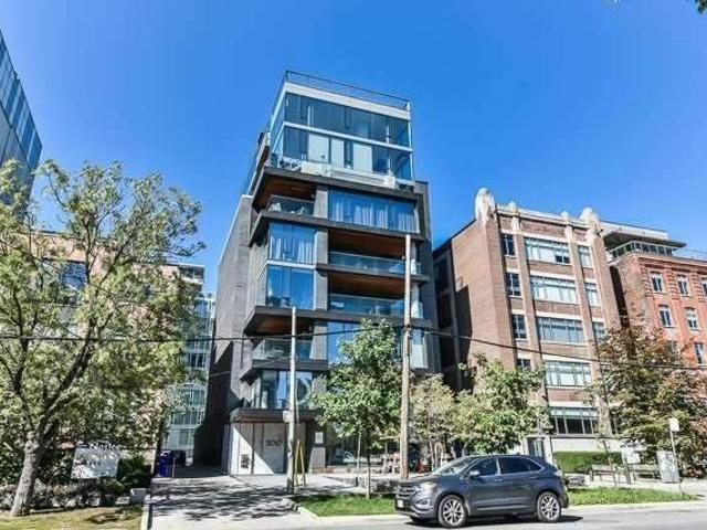 PH 1001 - 500 Wellington St W