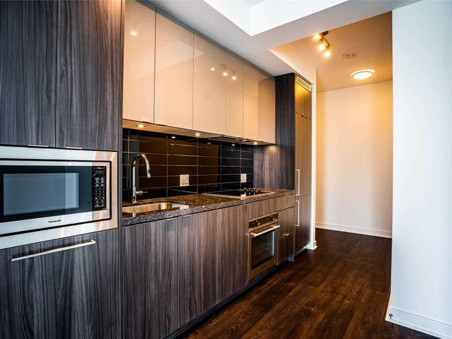 N4608 - 125 Blue Jays Way St W