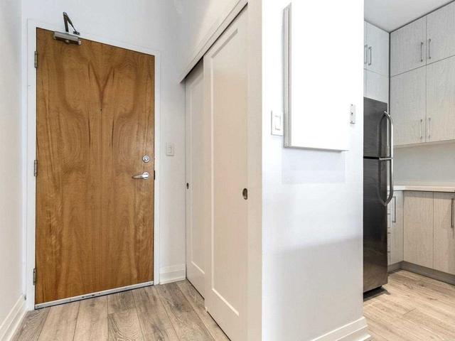 1008 - 8 Wellesley St E