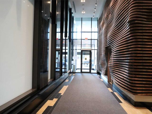 1506 - 111 Bathurst St