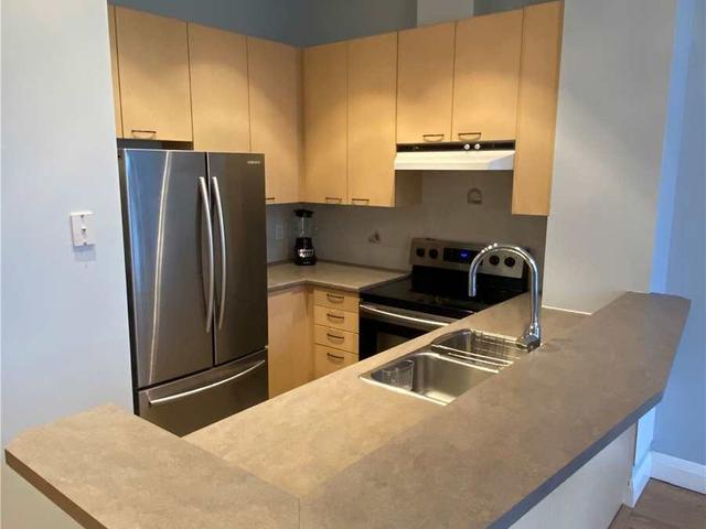 309 - 8 Wellesley St E