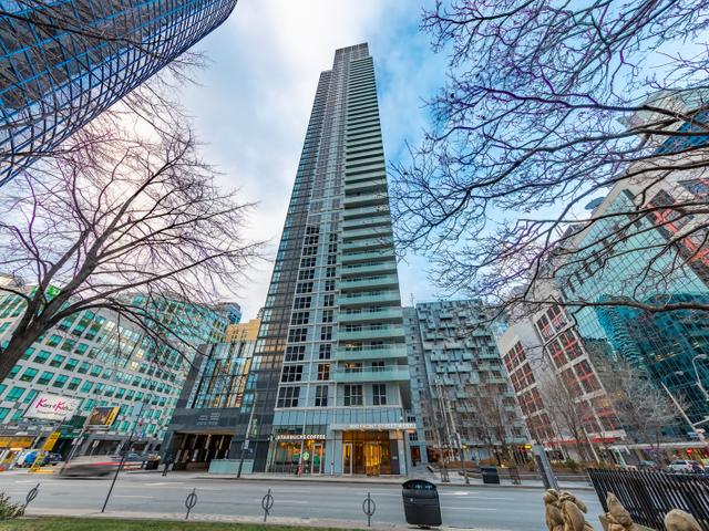 4203 - 300 Front St W