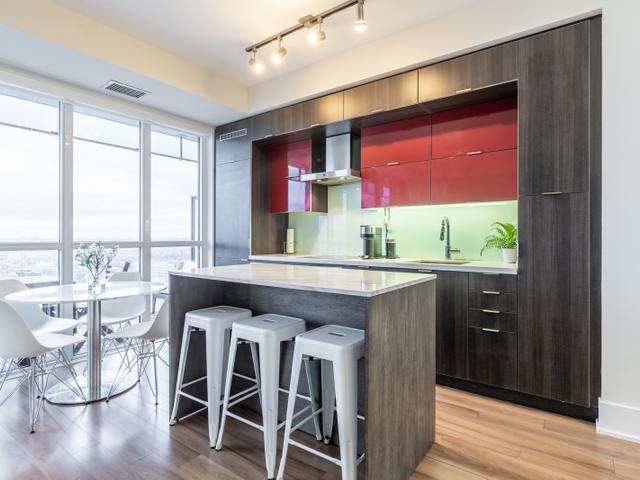 4203 - 300 Front St W