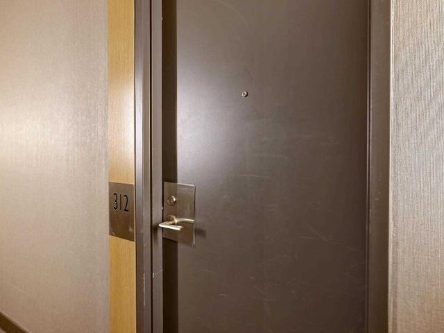 312 - 1030 King St W