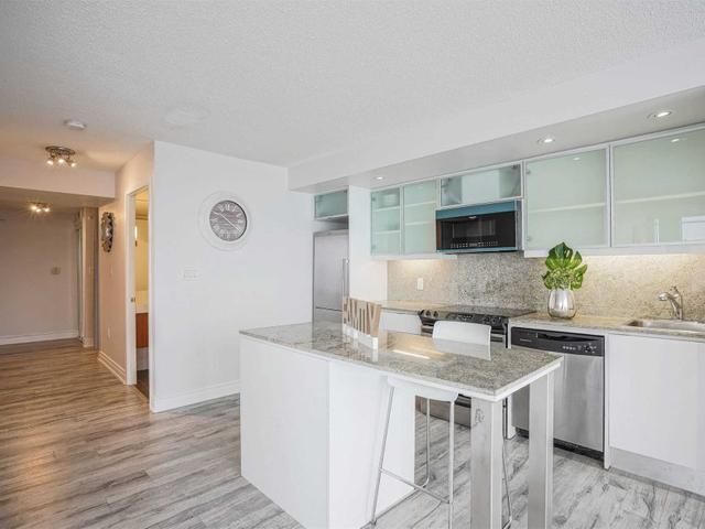 4907 - 25 Telegram Mews