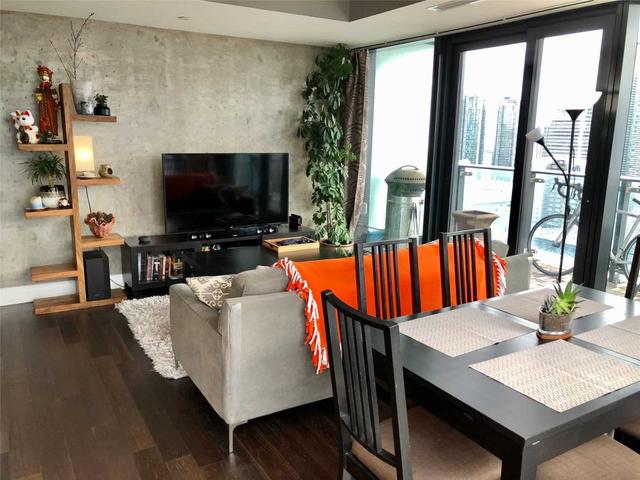 2906 - 224 King St W